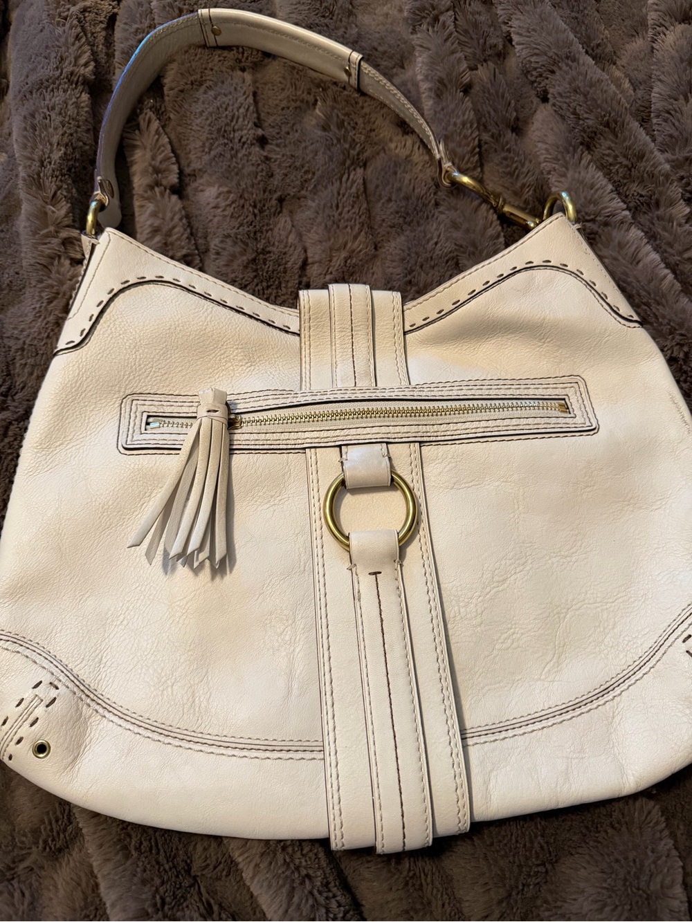 Vintage Coach Leather Shoulder Bag with Gold Hardware - Picture 2 of 10